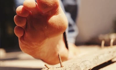 Τραυματιστήκατε; Πότε πρέπει να κάνετε το εμβόλιο για τέτανο;